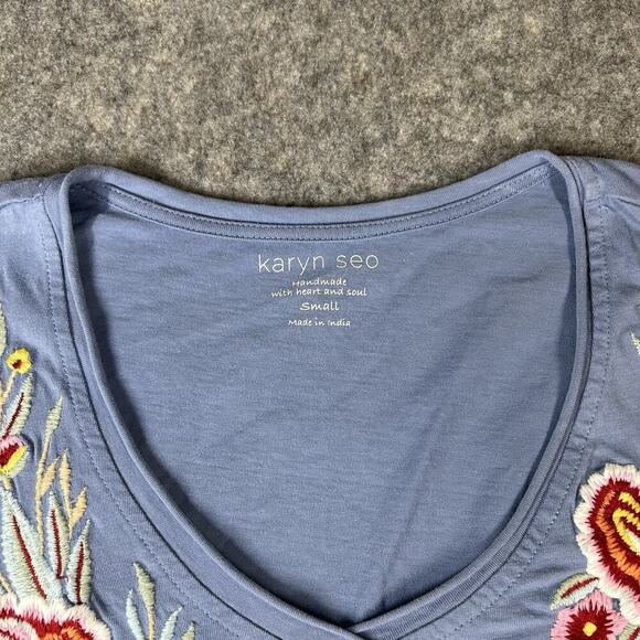 Karyn Seo Shirt Womens Medium Embroidered Floral Cotton V-Neck Tee Flaw - Picture 4 of 8